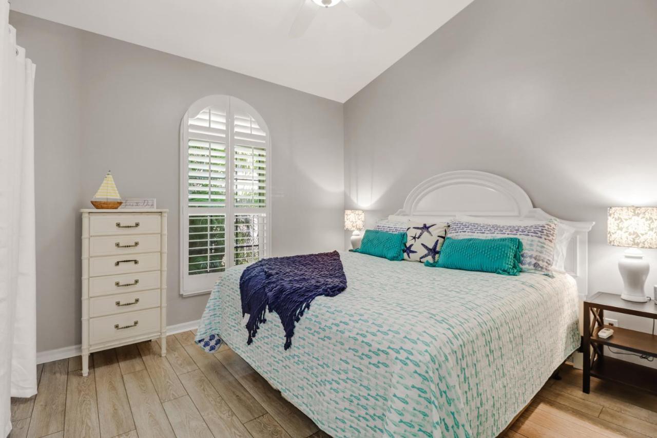 Cozy Beach House - 5 Minutes From Vanderbilt Beach North North Naples エクステリア 写真