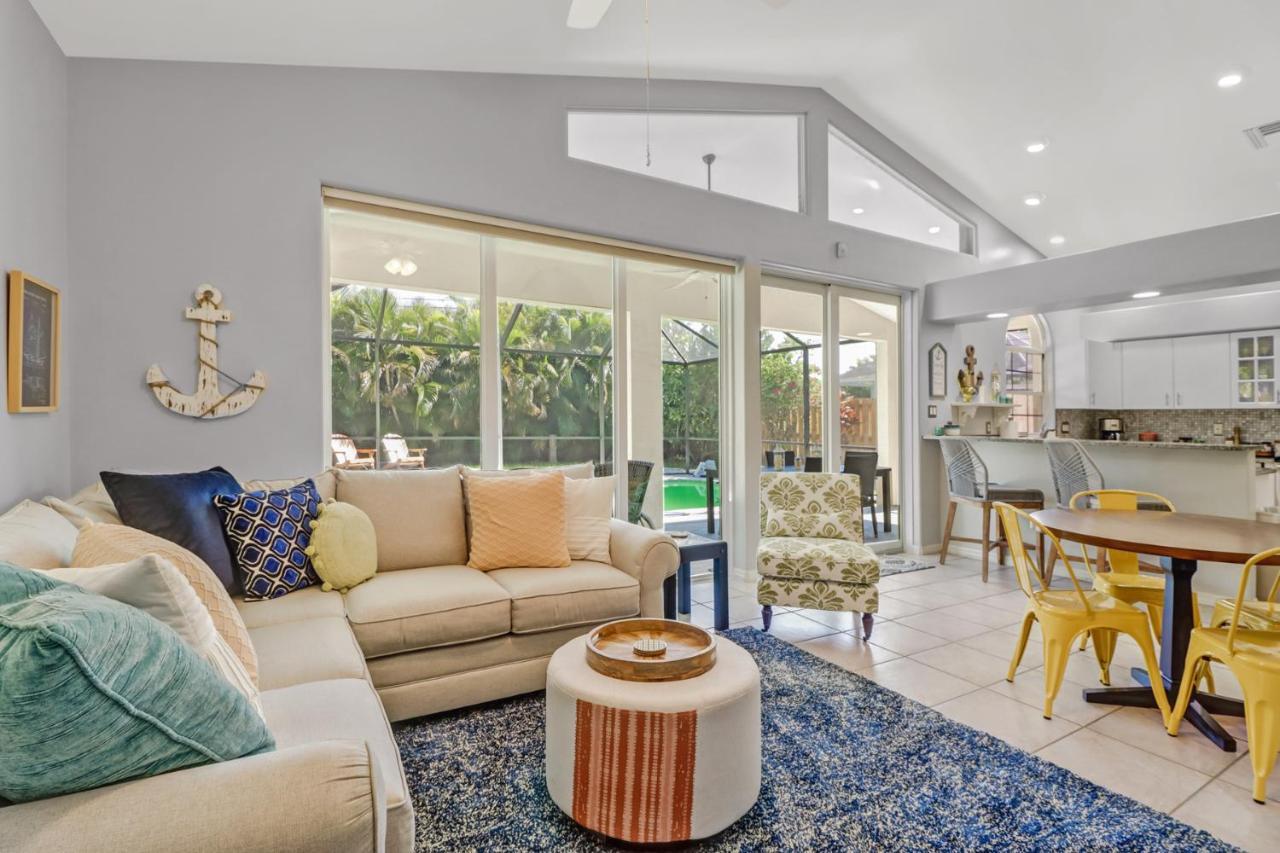 Cozy Beach House - 5 Minutes From Vanderbilt Beach North North Naples エクステリア 写真