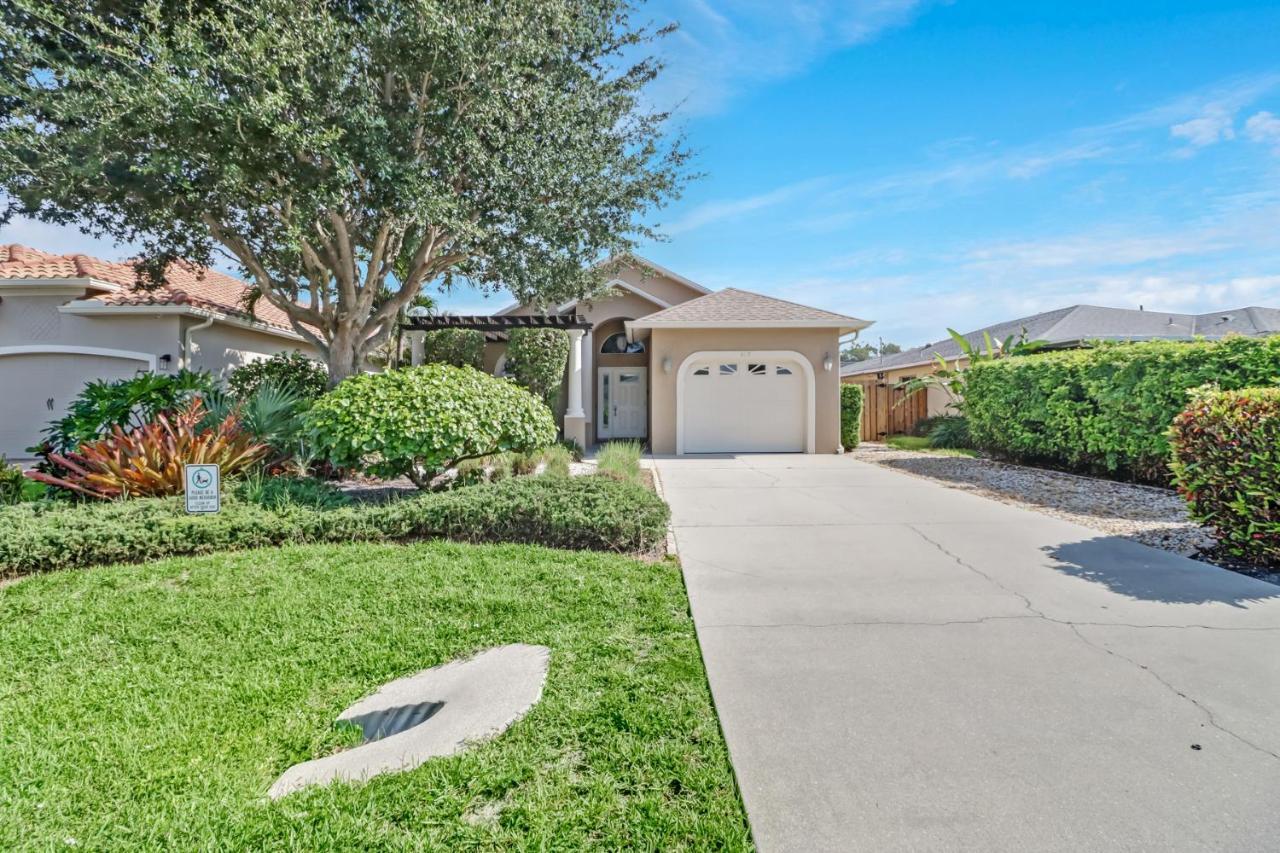 Cozy Beach House - 5 Minutes From Vanderbilt Beach North North Naples エクステリア 写真