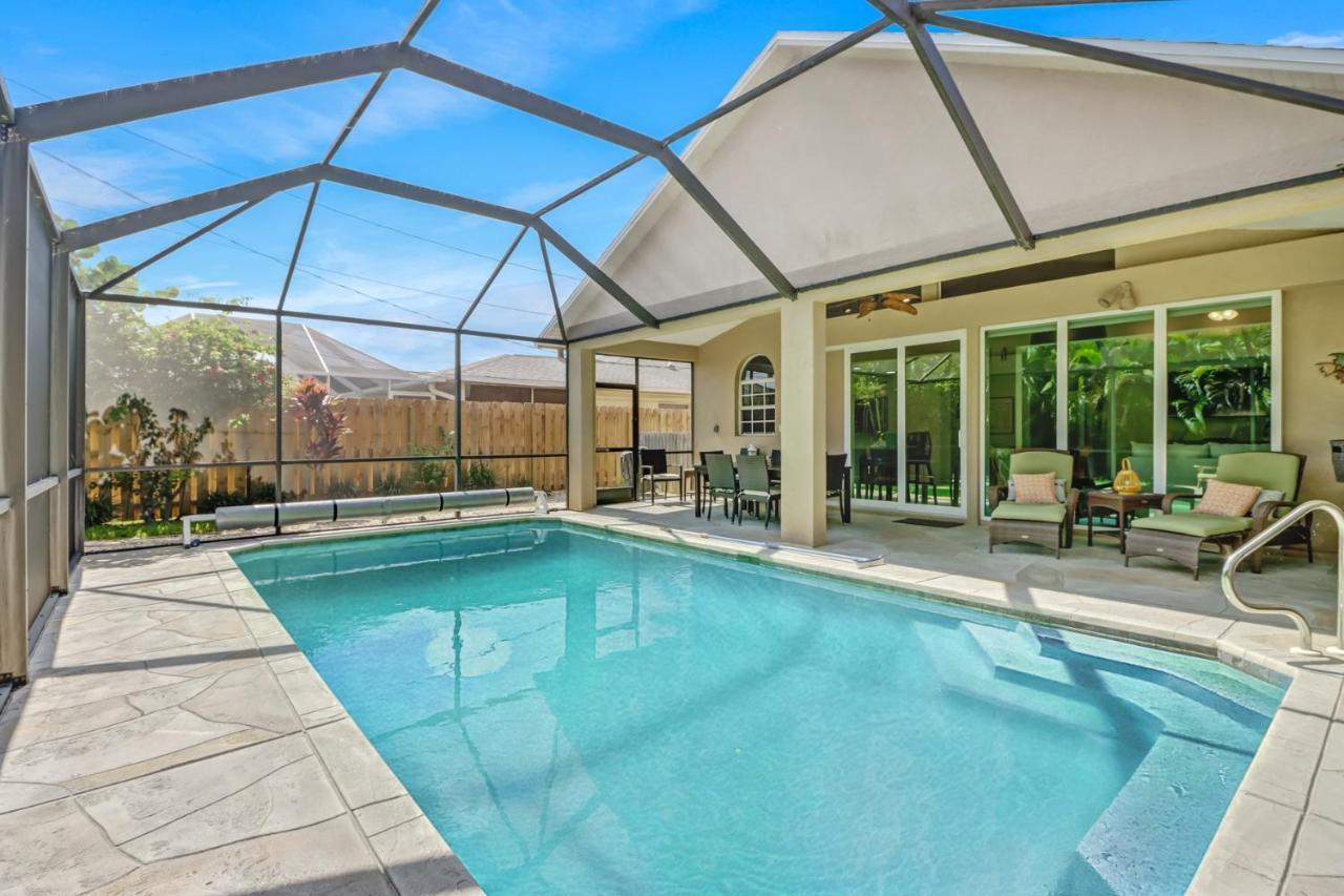 Cozy Beach House - 5 Minutes From Vanderbilt Beach North North Naples エクステリア 写真