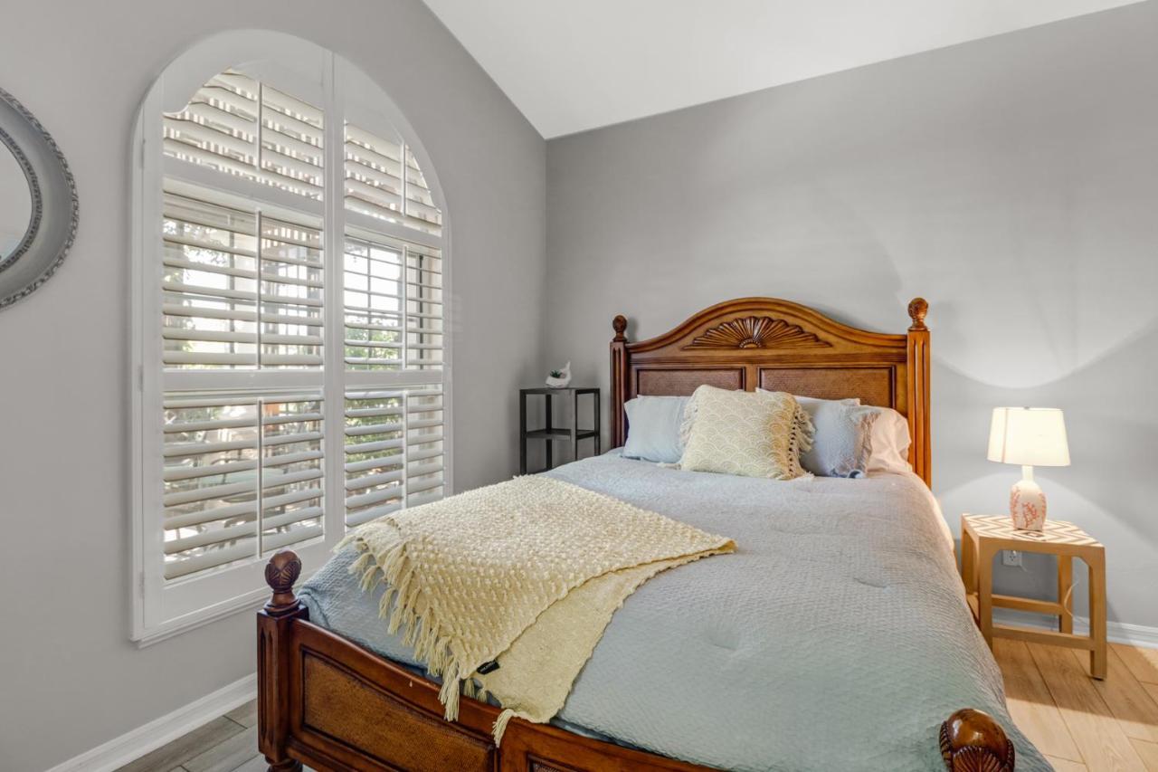 Cozy Beach House - 5 Minutes From Vanderbilt Beach North North Naples エクステリア 写真