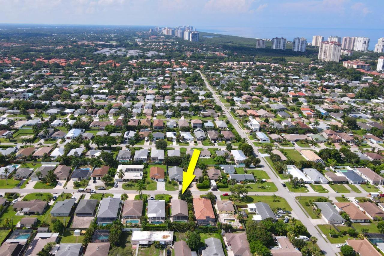 Cozy Beach House - 5 Minutes From Vanderbilt Beach North North Naples エクステリア 写真
