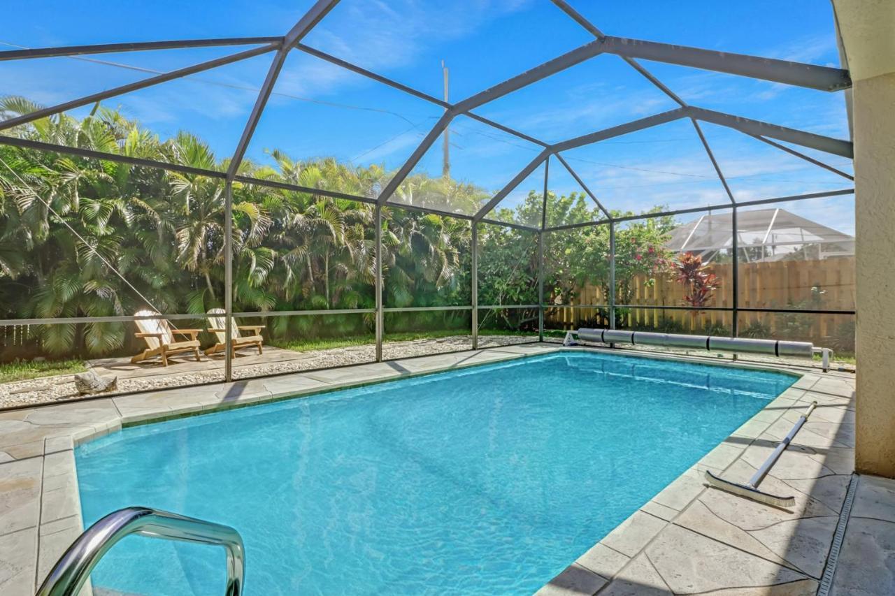 Cozy Beach House - 5 Minutes From Vanderbilt Beach North North Naples エクステリア 写真
